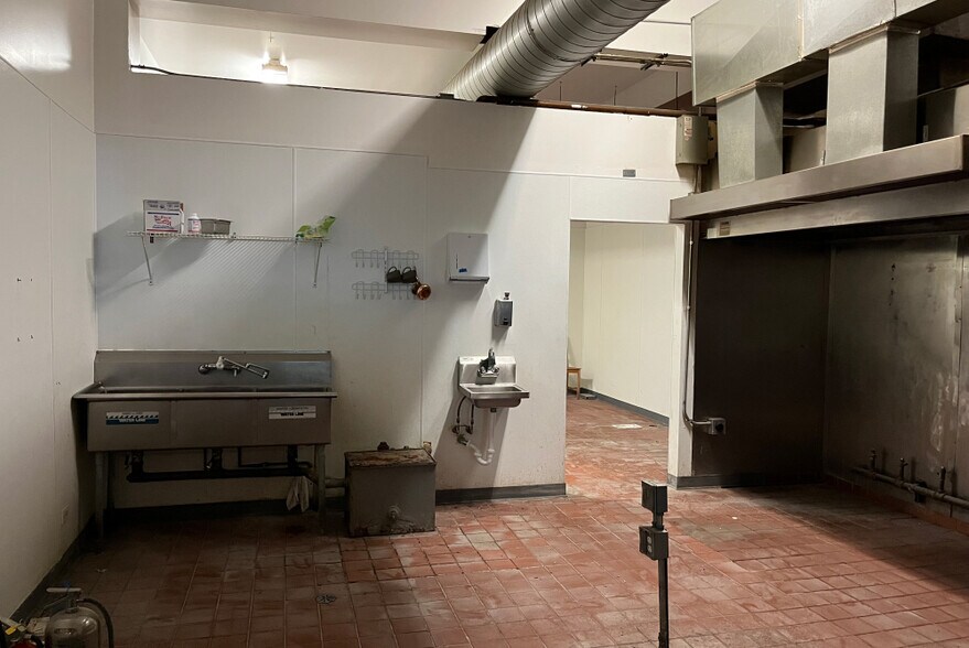 More Photos Of 1625 N Halsted St, Chicago Apartments For Sale