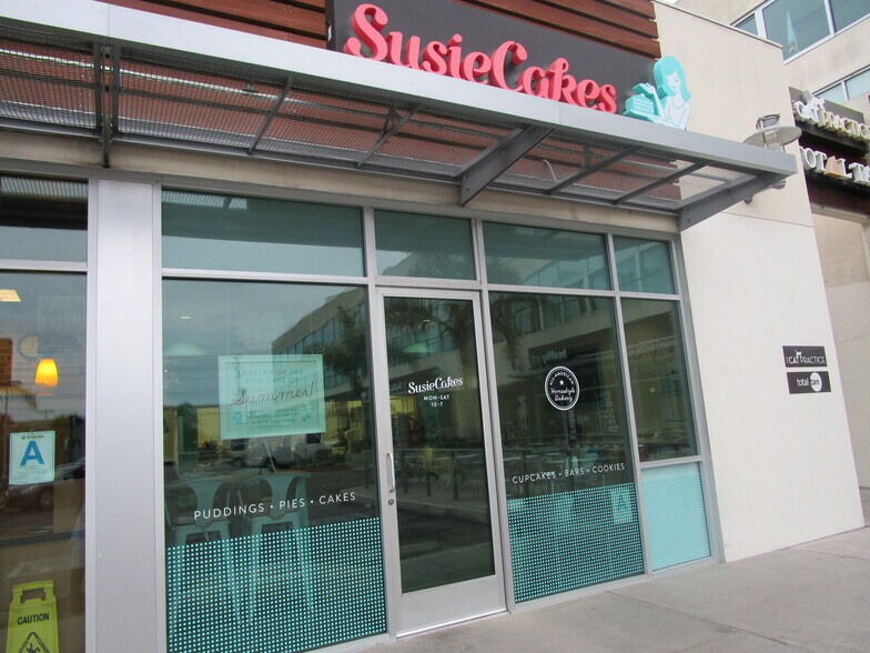 More Photos Of 4720 Lincoln Blvd, Marina Del Rey General Retail For Lease