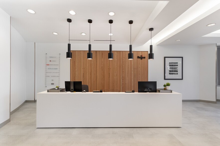 More Photos Of 9920 Pacific Heights Blvd, San Diego Coworking Space