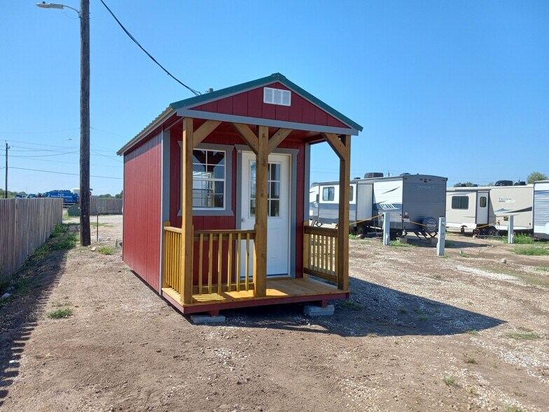 More Photos Of 500 Douglas St, Cuero Trailer Camper Park For Sale