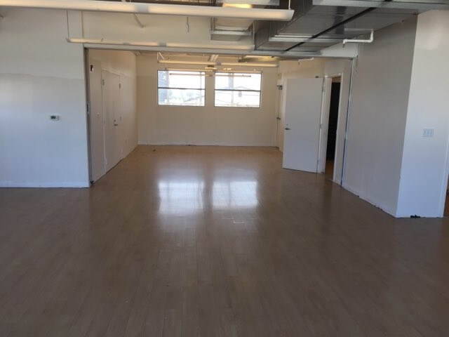 More Photos Of 1512 W Slauson Ave, Los Angeles Schools For Lease