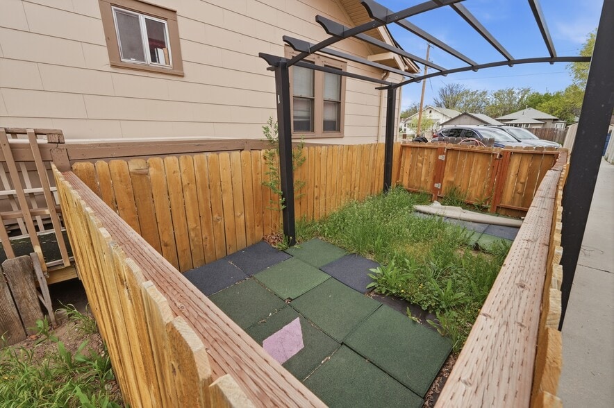 More Photos Of 819 12th Ave S, Nampa Storefront For Sale