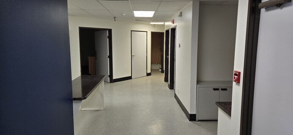More Photos Of 18056 Wika Rd, Apple Valley Medical For Lease