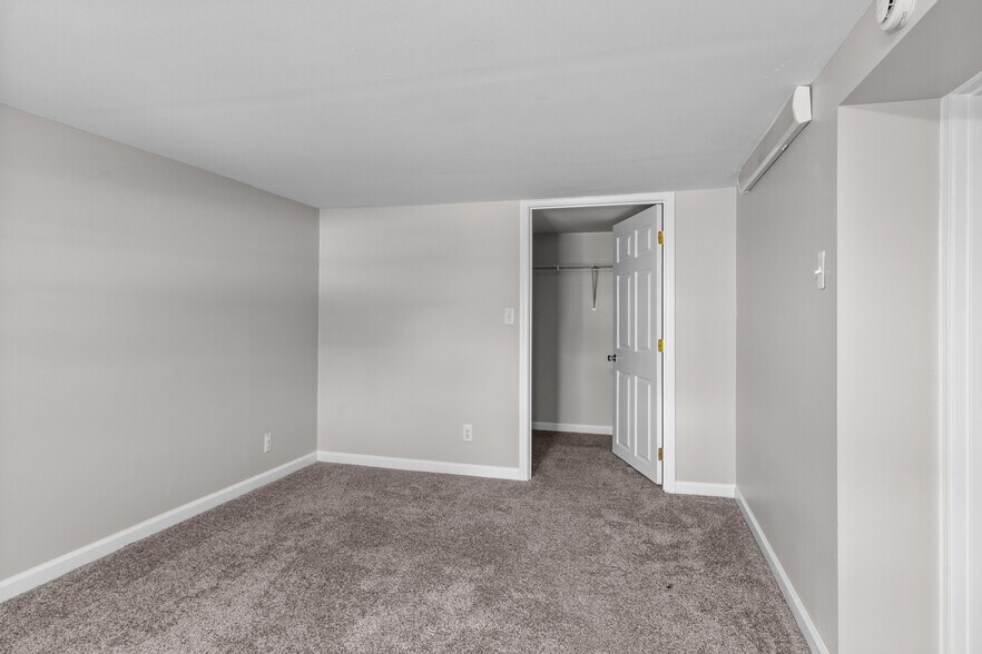 More Photos Of 162 Condor Ct, Clarksville Apartments For Sale