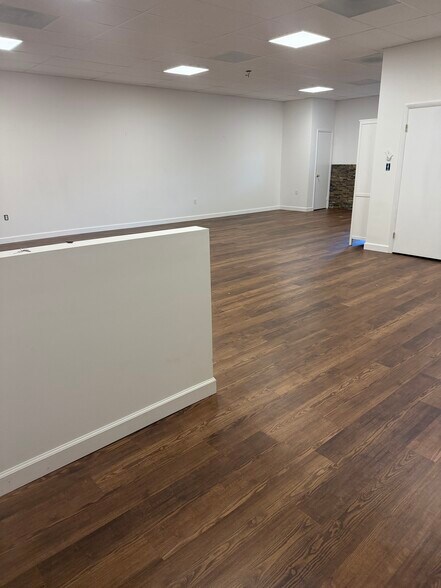 More Photos Of 1667 Crofton Ctr, Crofton Medical For Lease