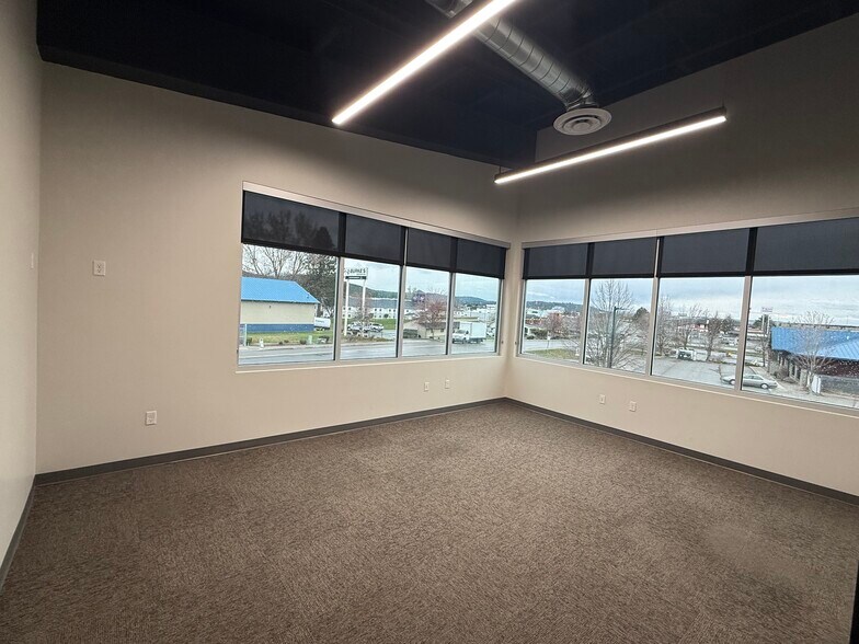 More Photos Of 3801 W Riverbend Ave, Post Falls Office For Sale