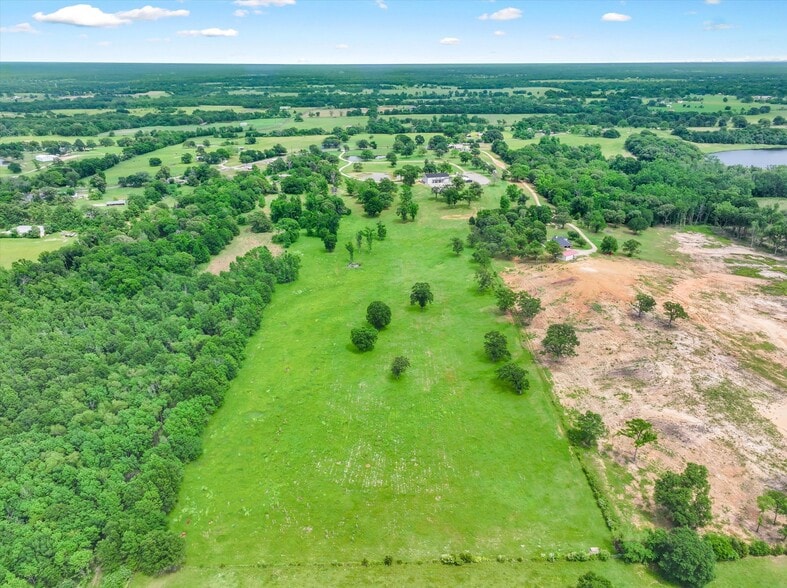 More Photos Of 1972 FM 857, Grand Saline Trailer Camper Park For Sale
