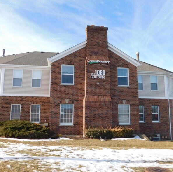 More Photos Of 1060 E Lake St, Hanover Park Office For Sale