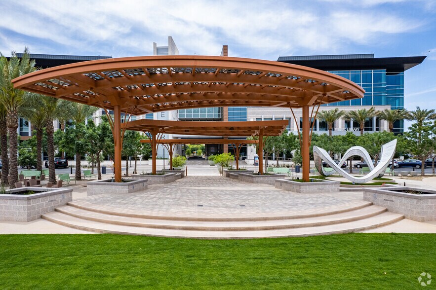 More Photos Of 15150 W Park Pl, Goodyear Office For Lease