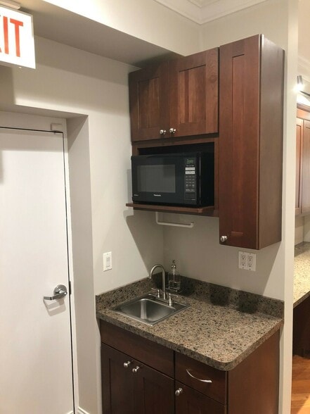 More Photos Of 1725 N Burling St, Chicago Loft Creative Space For Sale