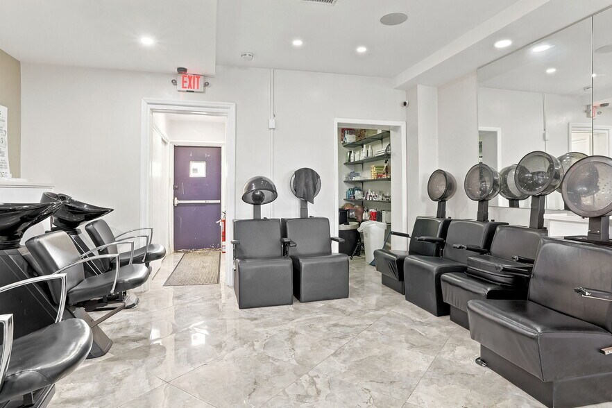 More Photos Of 381 Main St, Poughkeepsie Office For Sale