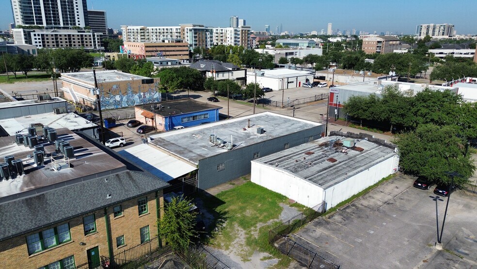 More Photos Of 2317 Fannin St, Houston Office For Sale