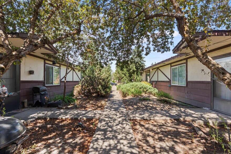 More Photos Of 824-828 E North Ave, Spokane Apartments For Sale