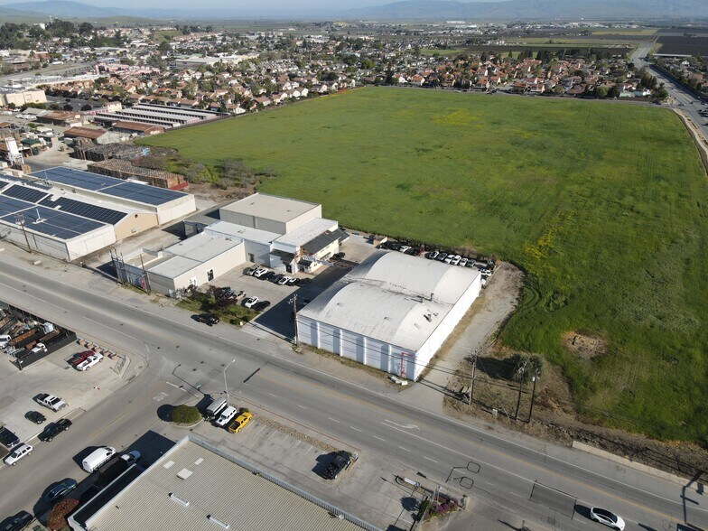 More Photos Of 320 Hillcrest Rd, Hollister Showroom For Sale