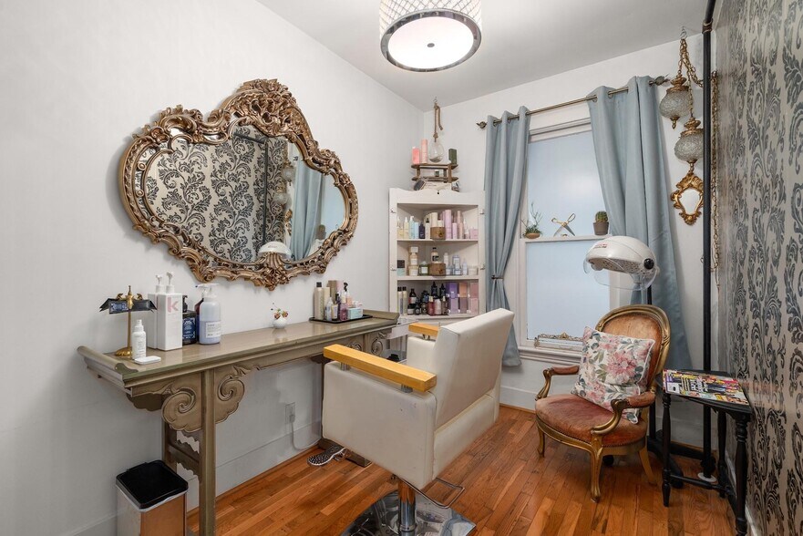 More Photos Of 5011 NE 13th Ave, Portland Office For Sale