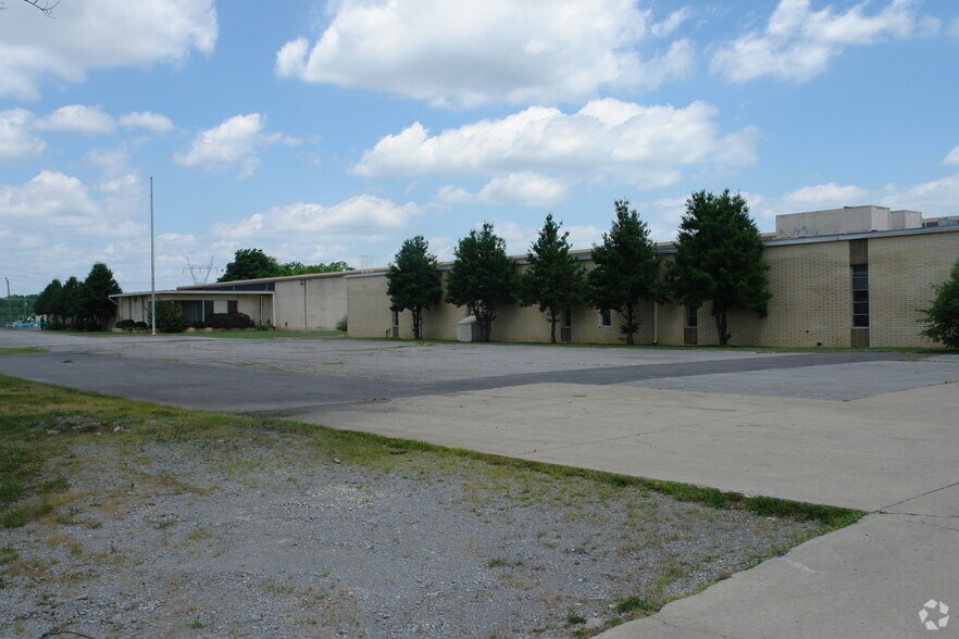 More Photos Of 845 Middle Tennessee Blvd, Murfreesboro Manufacturing For Lease