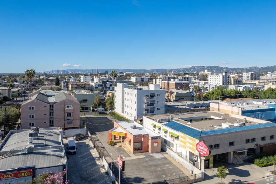 More Photos Of 933 S Western Ave, Los Angeles Auto Dealership For Lease