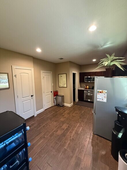 More Photos Of 35505 Cooper Rd, Brookshire Office For Sale