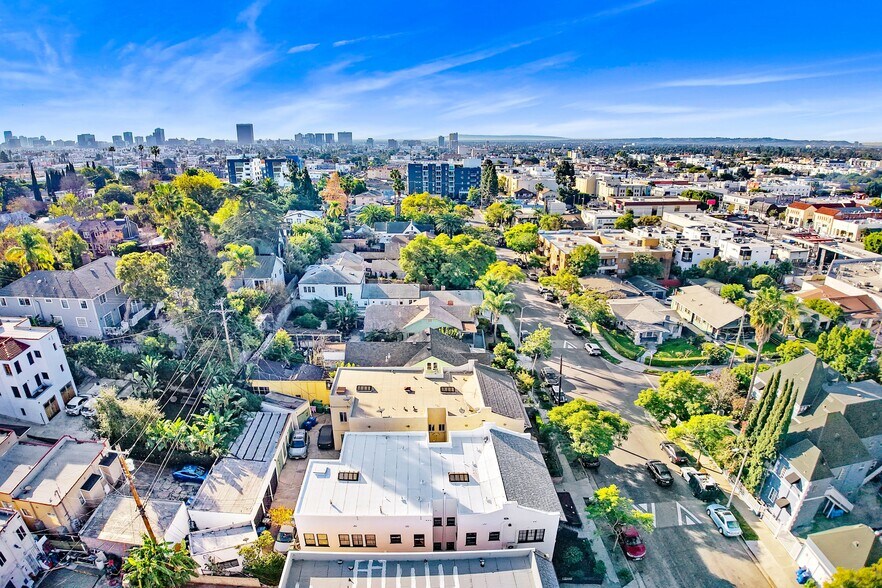 More Photos Of 852 N Oxford Ave, Los Angeles Apartments For Sale