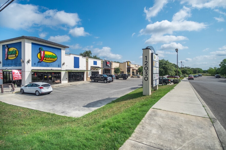 More Photos Of 12030 Bandera Rd, Helotes Storefront Retail Office For Lease