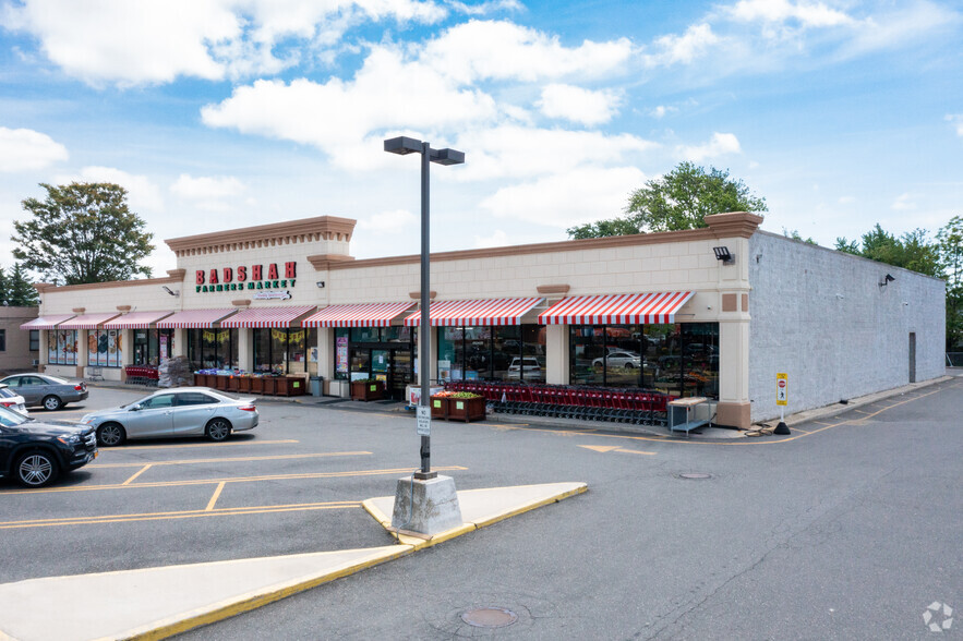 Primary Photo Of 3350 Hillside Ave, New Hyde Park Storefront For Lease