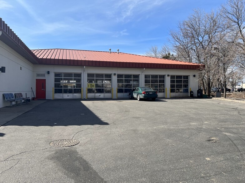 More Photos Of 2060 Main St, Longmont Auto Repair For Sale