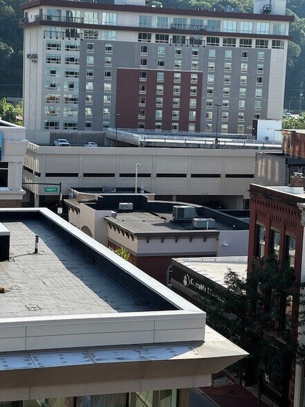 More Photos Of 620 Virginia St E, Charleston Bank For Lease