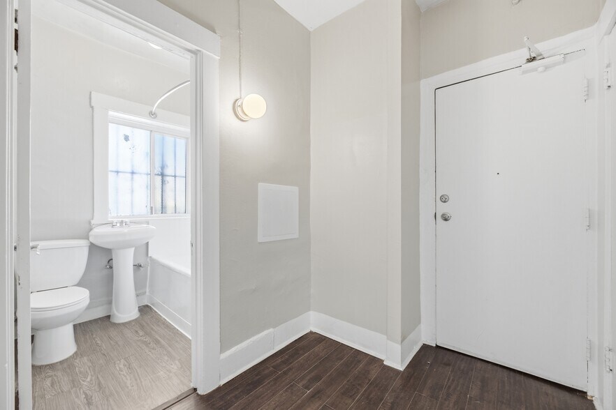 More Photos Of , Los Angeles Multifamily For Sale