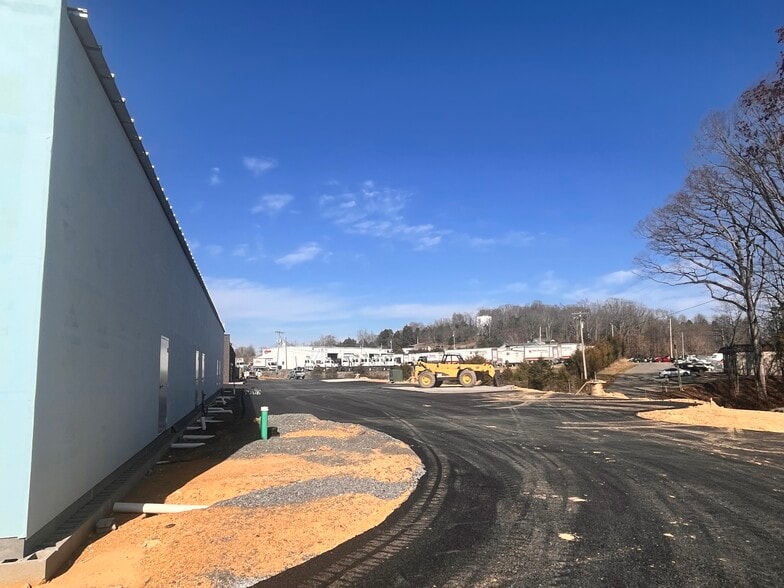 More Photos Of TBD Suncrest dr, Gray Storefront For Lease