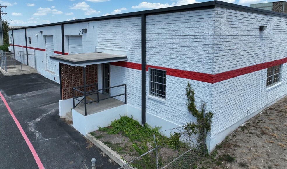 More Photos Of 4415 Dividend Dr, San Antonio Warehouse For Sale