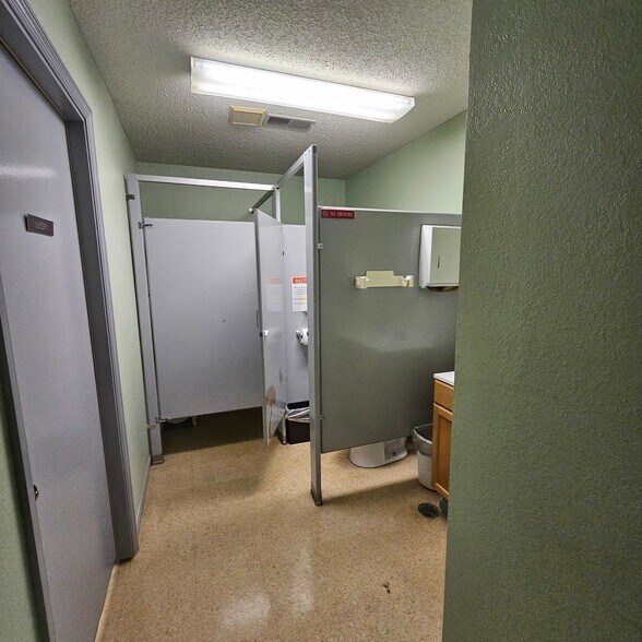 More Photos Of 1000 N 42nd St, Mount Vernon Religious Facility For Sale