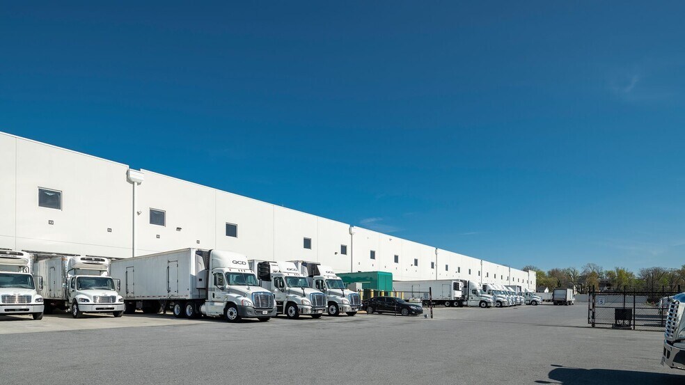 More Photos Of 1200 Claybrick Rd, Landover Distribution For Lease