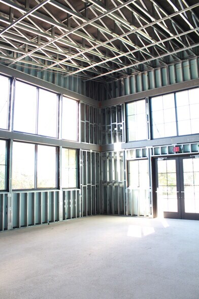 More Photos Of 15210 Fitzhugh Rd, Austin Unknown For Lease