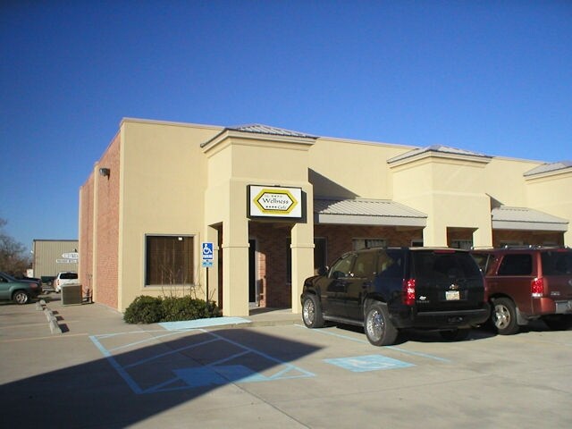 More Photos Of 810 W Highway 30, Gonzales Warehouse For Lease