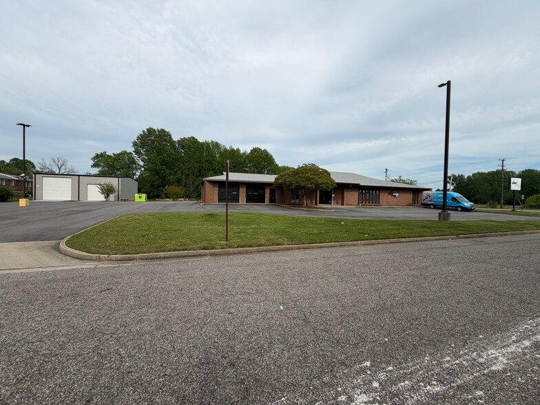Primary Photo Of 3290 Airline Blvd, Portsmouth Research And Development For Sale