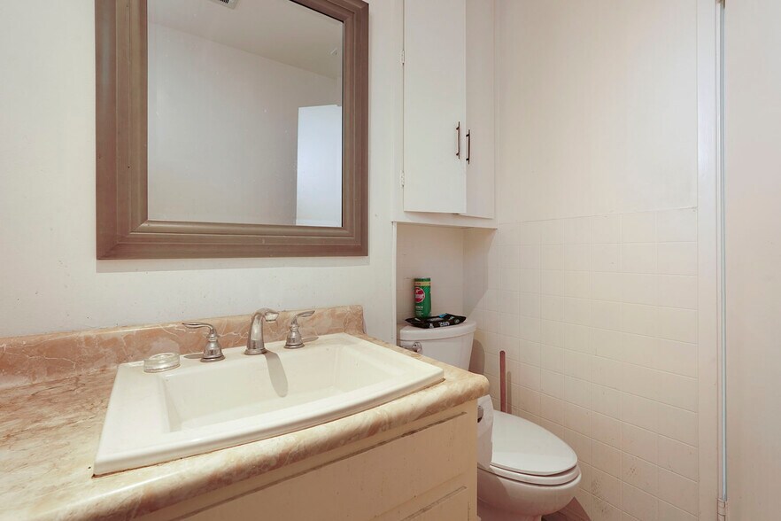 More Photos Of 14144 Market St, Walnut Grove Storefront For Sale