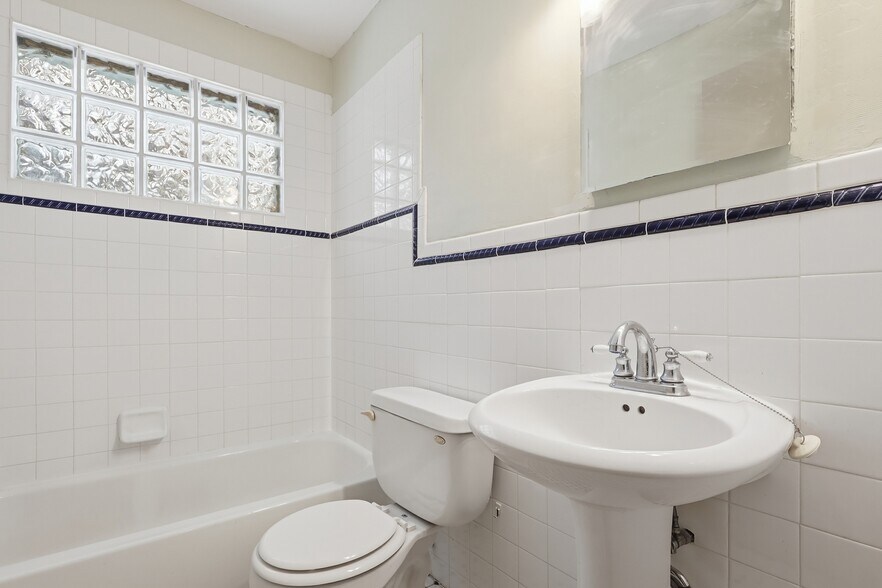 More Photos Of 149 Morton St E, Saint Paul Apartments For Sale
