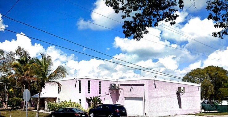 More Photos Of 2 N Blackwater Ln, Key Largo Showroom For Lease