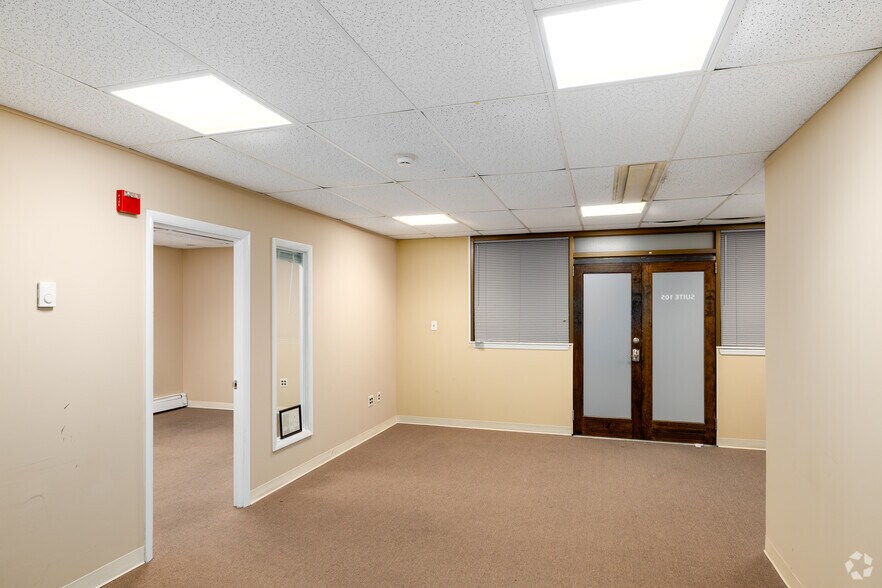 More Photos Of 950 N Kings Hwy, Cherry Hill Medical For Lease