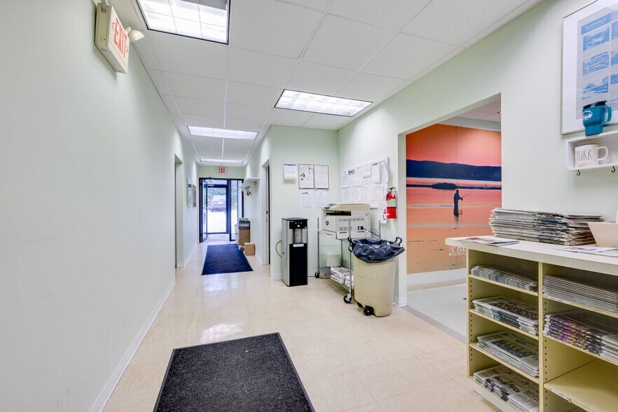 More Photos Of 135 Windmill Ln, Southampton Office For Sale