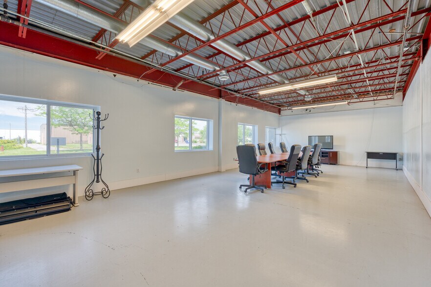 More Photos Of 6040 Progress St, Niagara Falls Warehouse For Lease