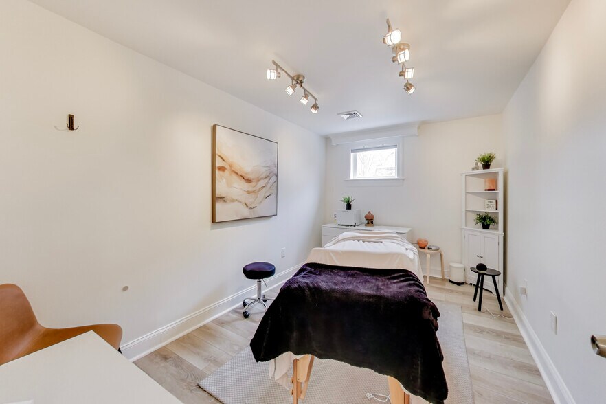 More Photos Of 5528A Hempstead Way, Springfield Office For Sale