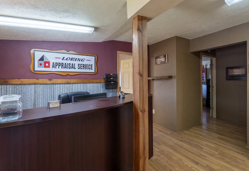 More Photos Of 1201 S Park Ave, Herrin Office For Sale