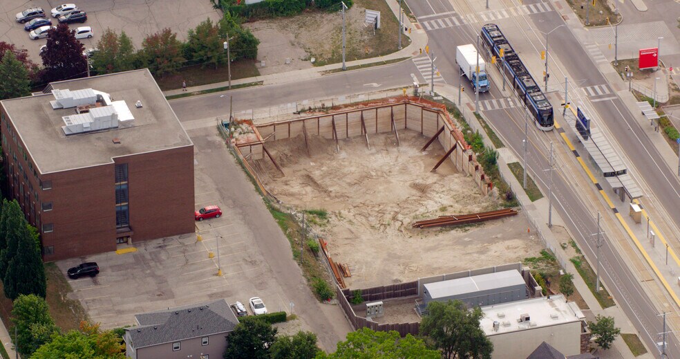 More Photos Of 900 King St, Kitchener Apartments For Lease