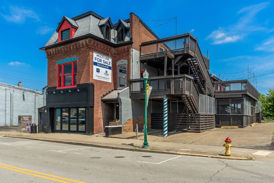 More Photos Of 134 Spring St, Jeffersonville Bar For Sale