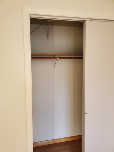 More Photos Of 358 Grove St, Jersey City Storefront Retail Residential For Lease