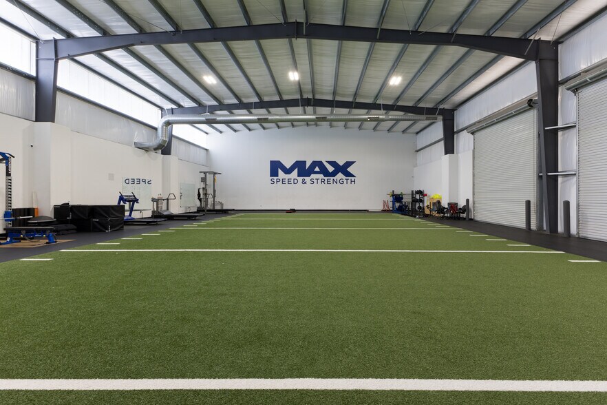 More Photos Of 17555 Roberts Rd, Hockley Industrial For Lease