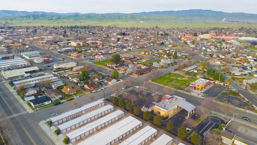 More Photos Of 406 E Elm Ave, Coalinga Office For Sale