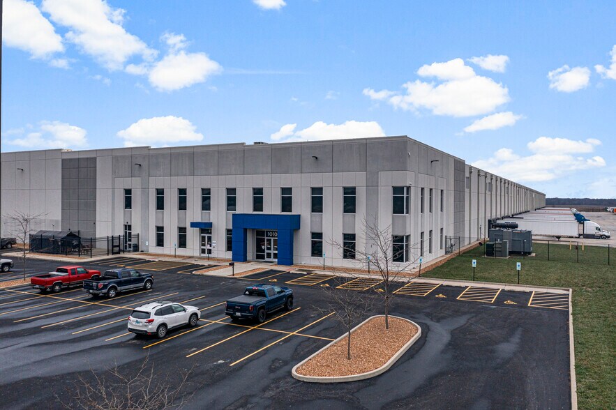 More Photos Of 1010 Brewbaker Dr, Saint Elmo Distribution For Lease