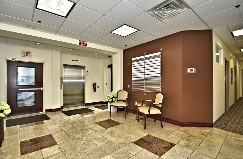 More Photos Of 12 Penns Trl, Newtown Medical For Lease